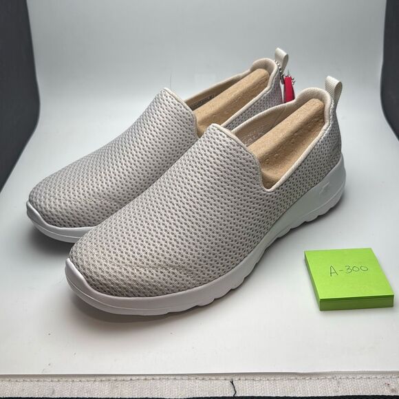 Skechers Women's Go Walk Joy Sneaker SIZE 6.5 COLOR NATURAL - Picture 3 of 8